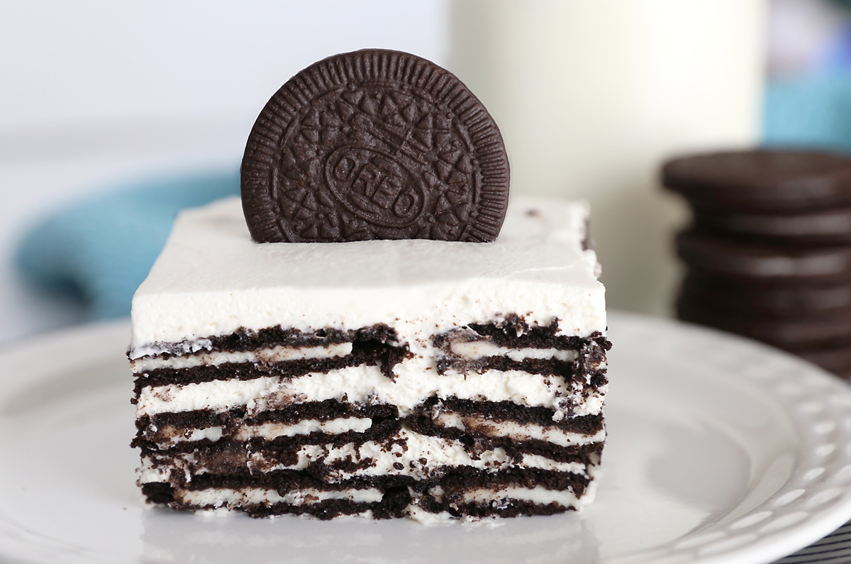 Oreo icebox cake with cream layers